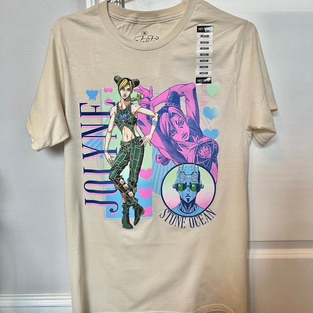 ★ Hot Topic oatmeal JoJo's Bizarre Adventure Jolyne shirt